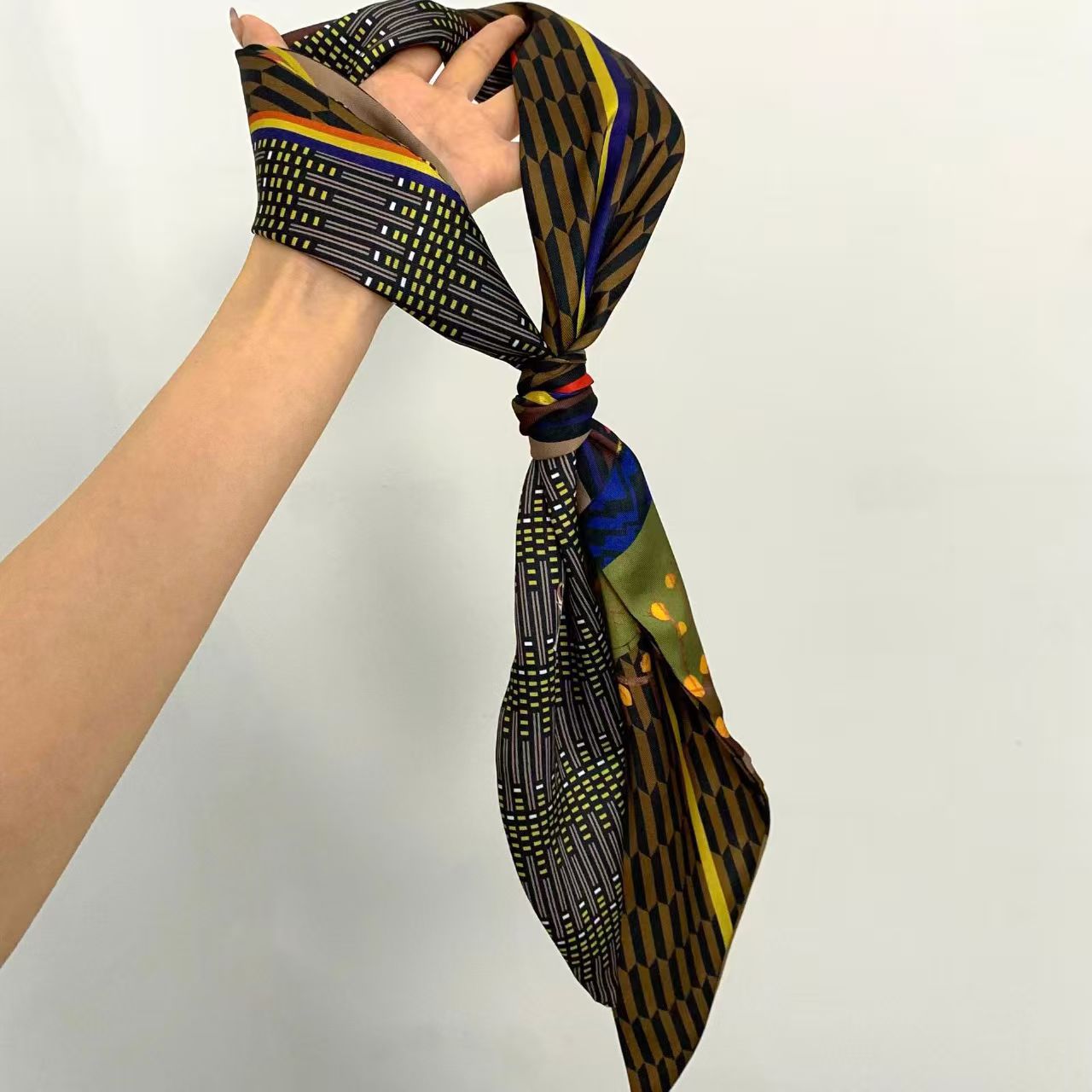 Luxury Print Long Hair Ribbon  - огляд і ціна Ascot Neck Scarf